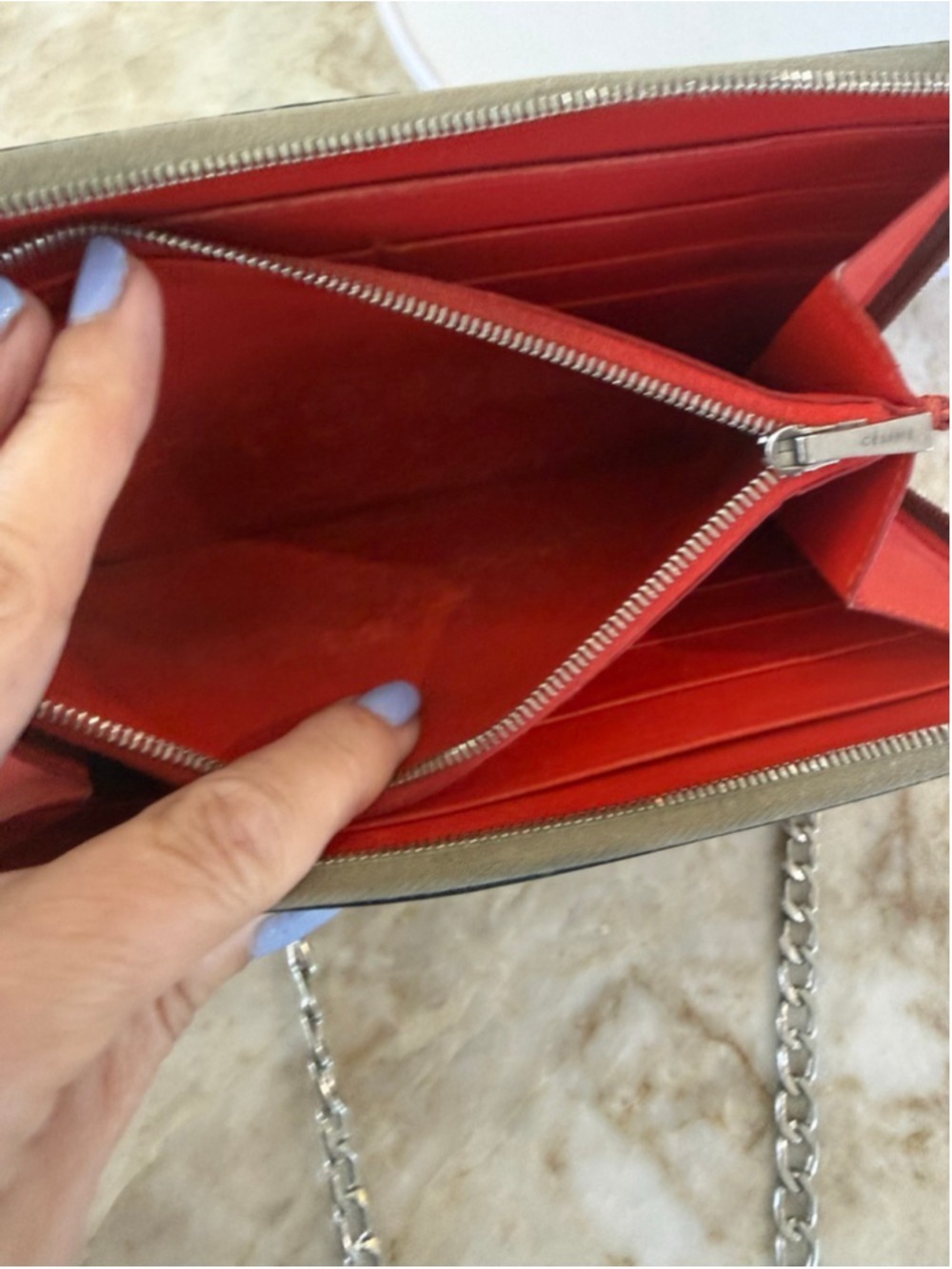 Celine authenticated Beige Red Leather Wallet Zippy style. Added chain. Good - Picture 7 of 12